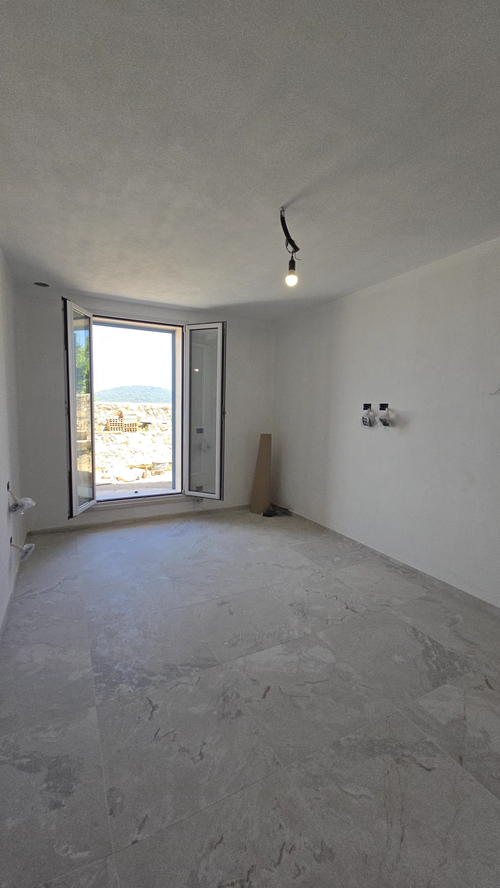 Camera da letto matrimoniale stato attuale - Villa Petra Gaeta
